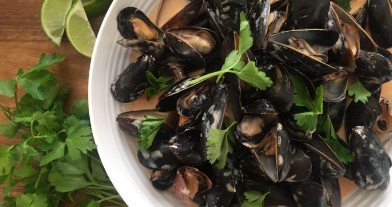 Thai Coconut Curry Mussels