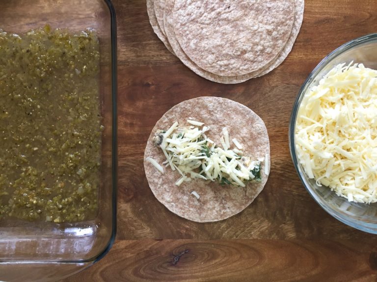 Vegetarian Green Chile Enchiladas How to Eat
